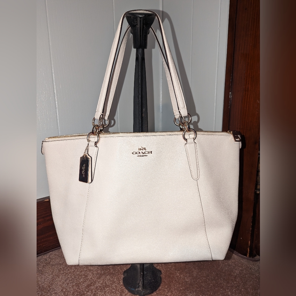 Coach Ava Zip Tote